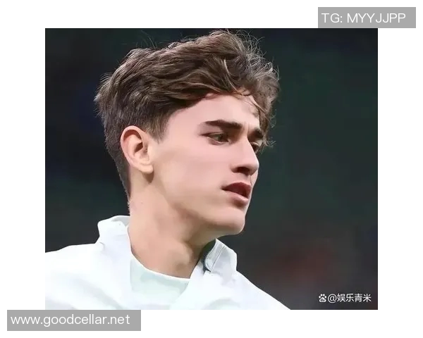 足球明星时尚穿搭大赏精彩瞬间集锦全方位展示球场外的魅力风采